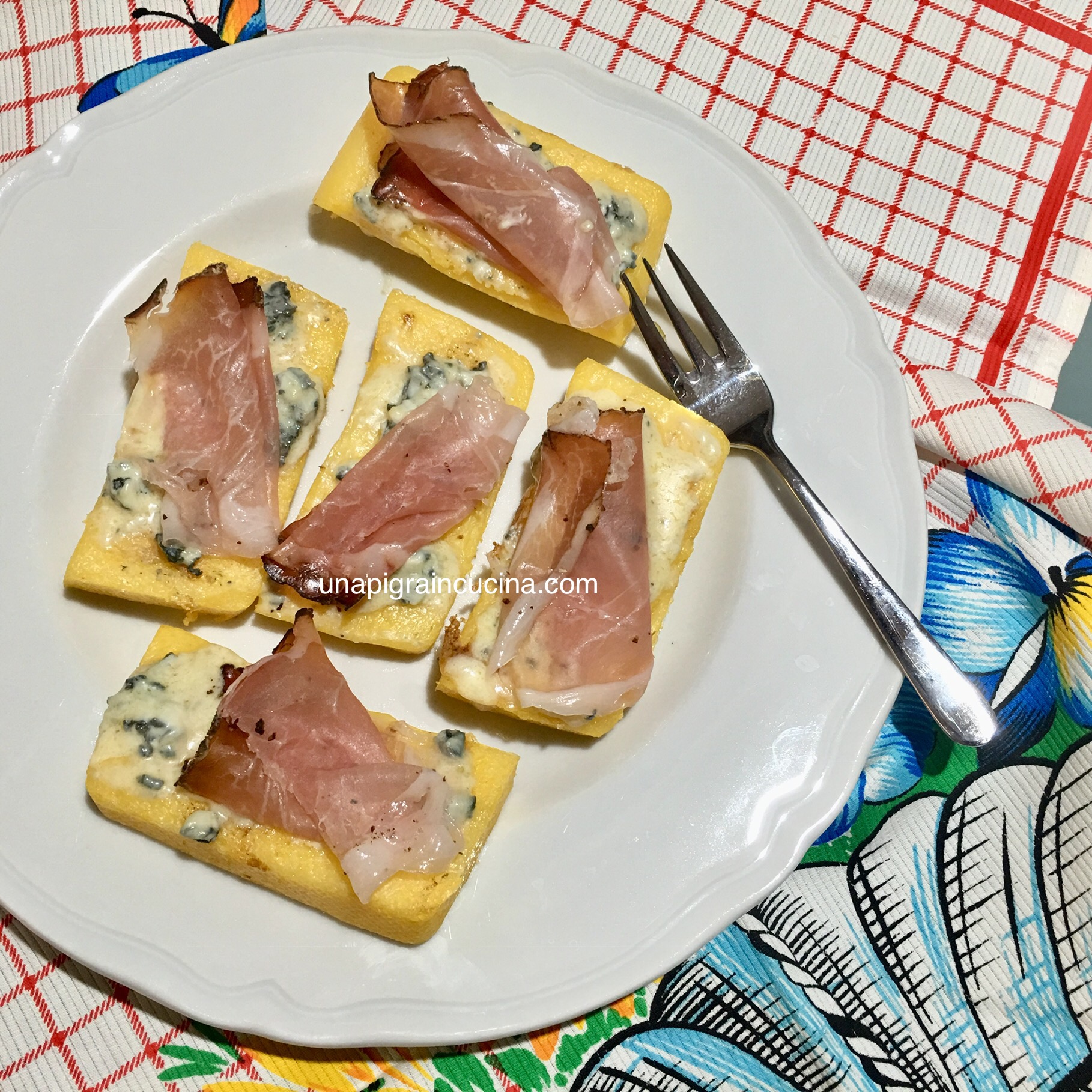 Crostoni di Polenta Speck e Gorgonzola